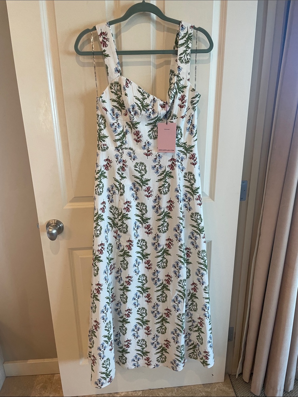 Avec Les Filles NWT White Floral Sundress Maxi with Green Leaves & Red Accents